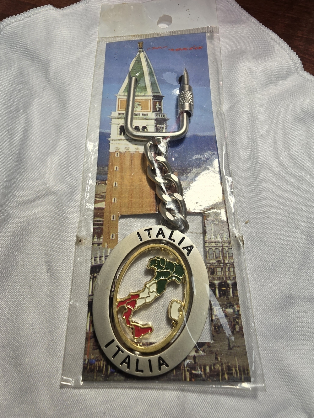 Italina Gold-Tone Italy Map Keychain with Green White Red Enamel